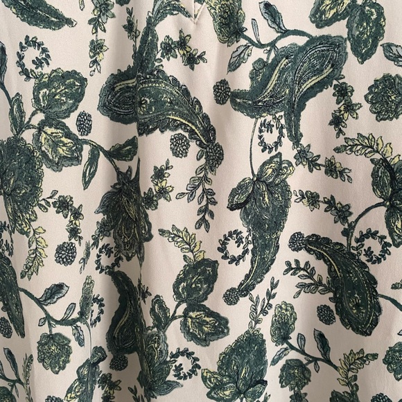 Emaline Green Floral Women’s Top - Picture 2 of 4